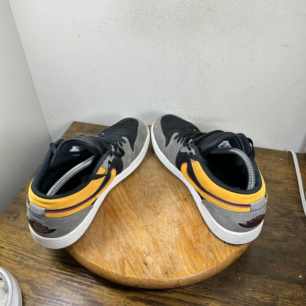Jordan 1 Low SE Black University Vivid Orange FN7308-008 Mens Size 11